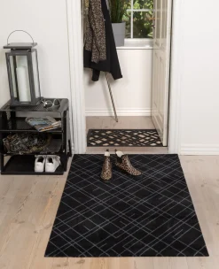 Tica Copenhagen - Smudsmåtte - Lines - Sort/grå - 90x130 cm