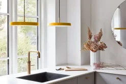 Umage - Pendel - Asteria - Sort top/Saffron Gul - Mini Ø31 cm