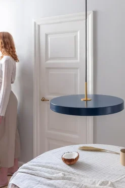 Umage - Pendel m/ messingtop - Asteria - Petrol blue - Medium Ø43 cm