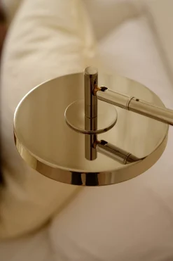 Umage - Væglampe med ledning - Asteria Long Monochrome - Messing