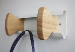 UNILUX - Knagerække med 2 knager - AURORA - Hvid/Bøg