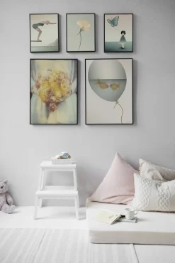 ViSSEVASSE - The Girl With The Butterfly (50x70 cm)