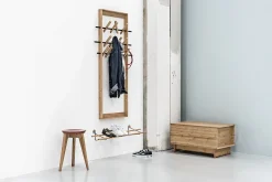 We Do Wood - Knagerække - Coat Frama - bambus med sort stål